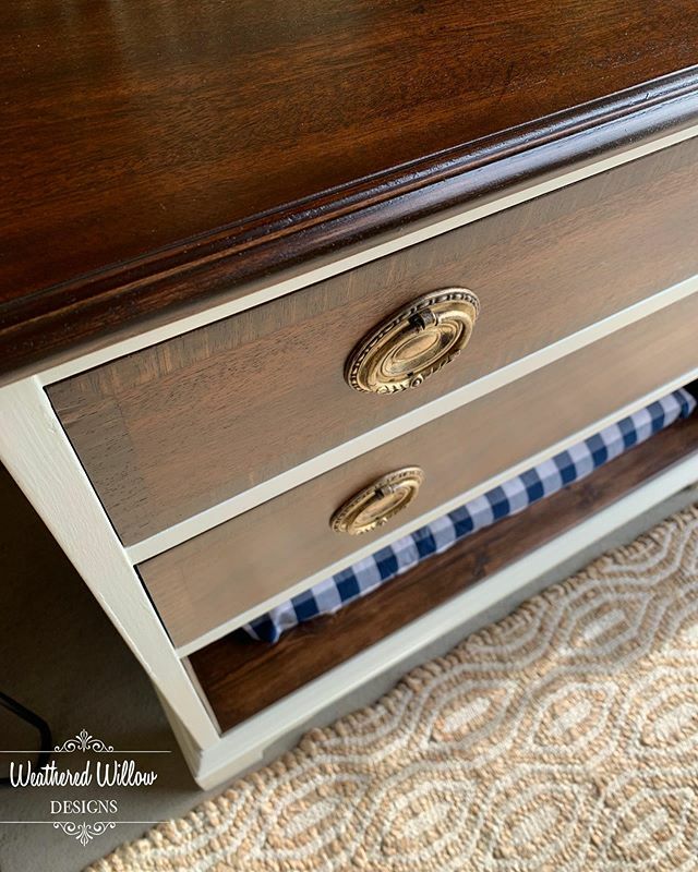 WWillowDesigns's tweet photo. Coming soon, I am wrapping up this piece that has been completely reconstructed for a different purpose. Stay tuned!!
.
.
.
#weatheredwillowdesigns #homedecor #buildlikeagirl #refinishedfurniture #upcycled https://t.co/I8bPGU3h1N