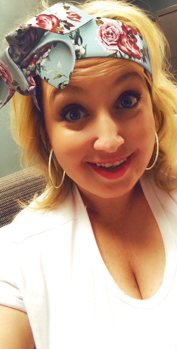 KatieSueAnders2's tweet photo. Just finished my Take 5 for tomorrow and guess what? It is about SnapChat Filters! #CoolMomStatus https://t.co/Kjav96sDHQ