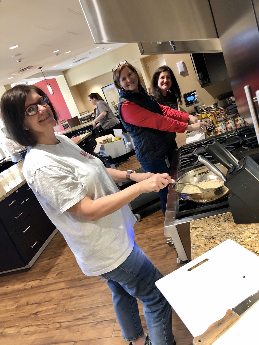 AnthonySchool's tweet photo. TAS faculty and staff served dinner tonight for the families at the @RMHCArkansas. We had a great time giving back! #TASstaff #TAScommunity https://t.co/ljx2fDzSMI