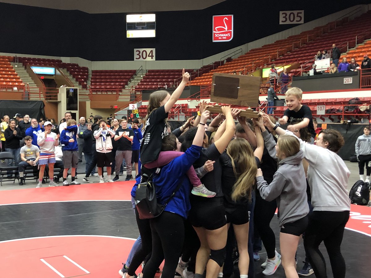 KSHSAA's tweet photo. 2020 Girls State Wrestling Champions, Washburn Rural! https://t.co/J8aJopKGP6