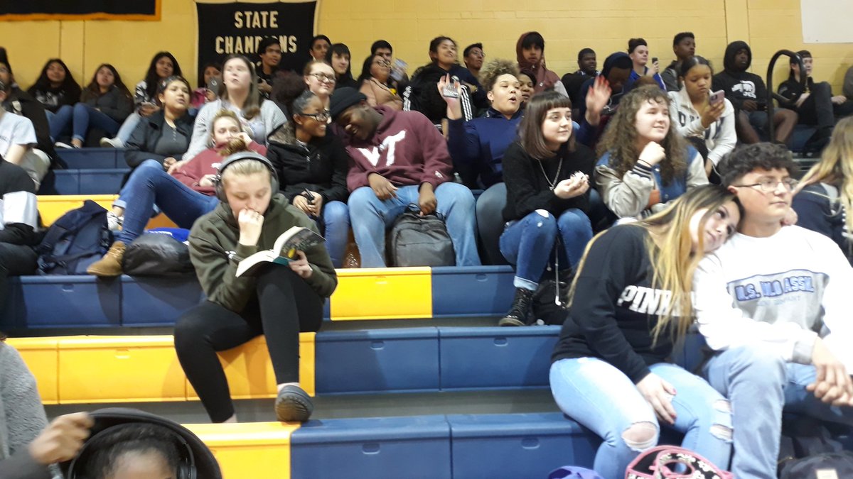 Ms_King819's tweet photo. Our students enjoying the #PepRally #Band @rockinrams @RHSCollegeAdv @MakerSpace_RHS @ydstubblefield @CteRhs https://t.co/nWjgDSEOxg