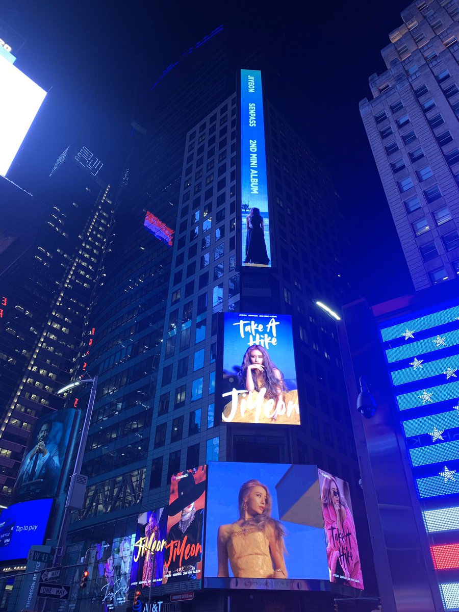 C_JingJing_vote's tweet photo. The New York Times Square advertisement for Jiyeon🤩👏👏👏 Thank you everyone for your hard work! 💪💪💪 Jingjing are the best❤️ #Jiyeon #朴智妍 #SENPASS #지연 #TakeAHike https://t.co/ZkEuN9EdL6