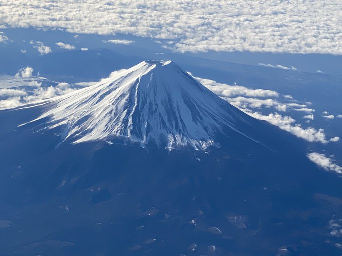 今日めっちゃ綺麗に富士山見えた✈️ 