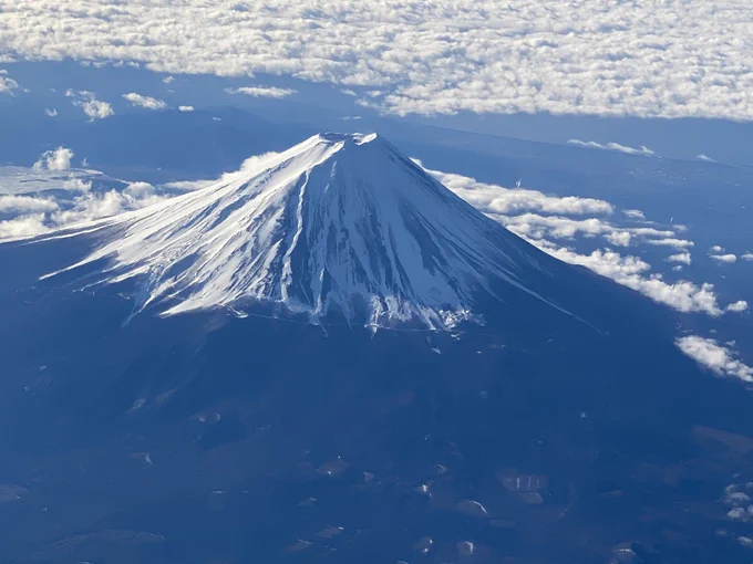 今日めっちゃ綺麗に富士山見えた✈️ 