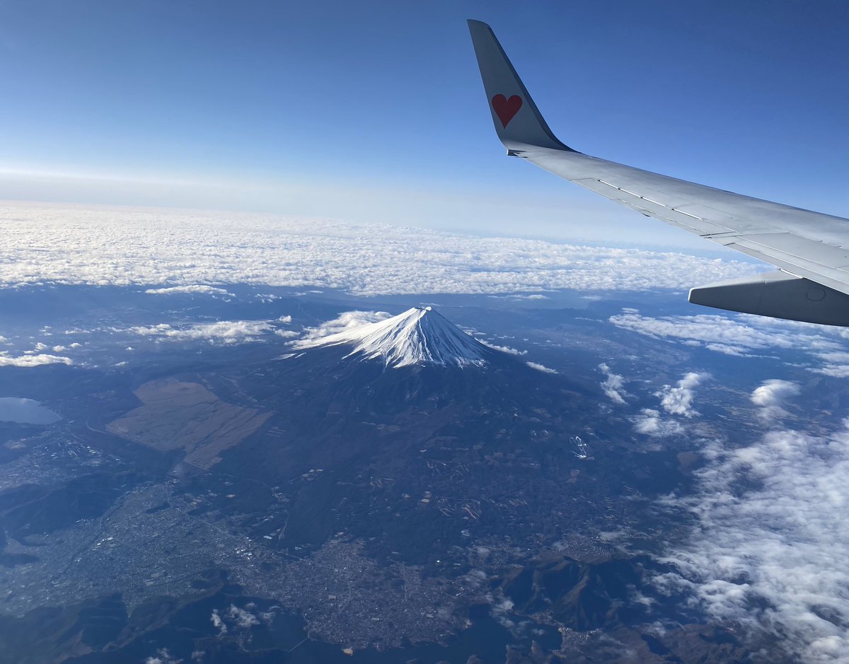 「今日めっちゃ綺麗に富士山見えた✈️ 」|有里(Yuuri)のイラスト