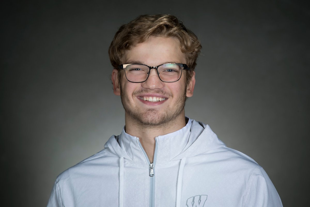 BadgerSwimDive's tweet photo. 𝐅𝐢𝐧𝐚𝐥𝐬 𝐑𝐞𝐬𝐮𝐥𝐭𝐬 - 400 Medley Relay:

Matt Novinski, MJ Mao, Erik Gessner and Griffin Back wrap up day ✌️ by dropping 3 seconds to finish 4th with a time of 3:07.19 ‼️

#OnWisconsin https://t.co/iwc17wd5Jb