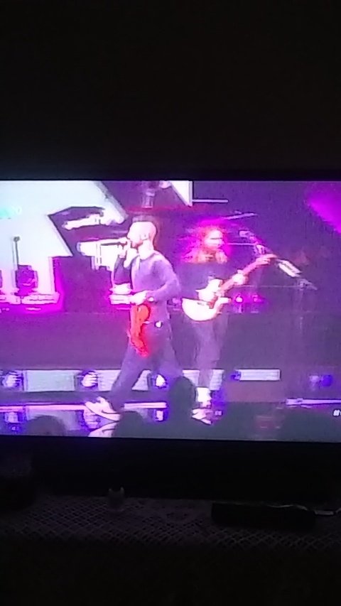 vany_085's tweet photo. Tremendo show @maroon5  en #viña2020 https://t.co/7vZTPPbaXI