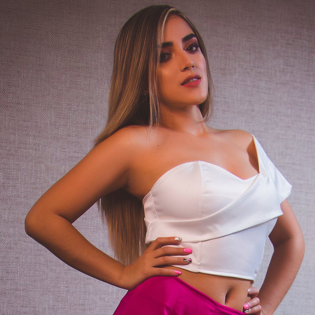 BelenEliot's tweet photo. 😽💫💥
•
•
•
#cam #sexylatina #sexygirls #sexycuerpo #modelcolombia #colombianas #colombiangirl #sexyhair #sexycurve #sexymodel #sexyeyes #sexybum #sex #model #modelpaisa #paisas #photoshoot #modelcolombia #modelocolombiana https://t.co/eLbN1X9cZz