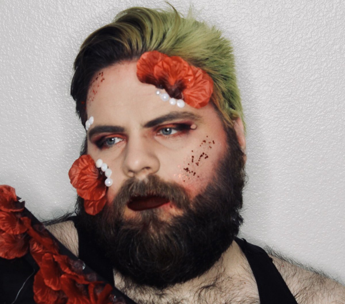 LanaDelBeard's tweet photo. Playing with makeup today. I loved it. I’ll soon figure out my camera and how to take better photos.
#gay #gaybear #gaybeard #guymakeup #beard #bear #makeup #plussize #gayfat #fat #gaychub #chub #bopo #bodypositivity https://t.co/RRdosFoskr