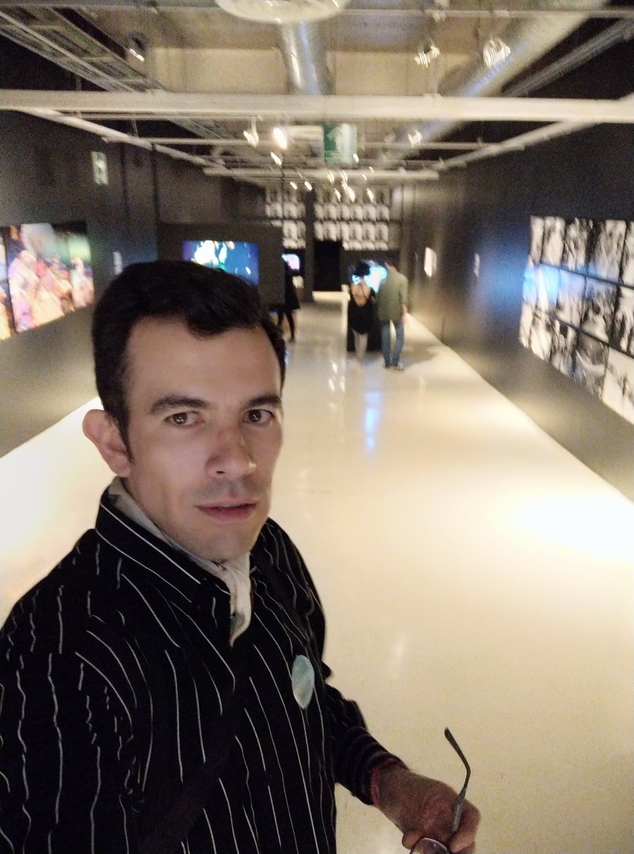 tzek_jorgeik's tweet photo. Transgresora, conmovedora, interesante, multidisciplinaria, inquietante. Todo eso le pareció #elementsofvoguemx en @museodelchopo muchos artistas en entre ellos Andy Warhol. Tienes una semana para ir a verla. https://t.co/1329e9wzkd