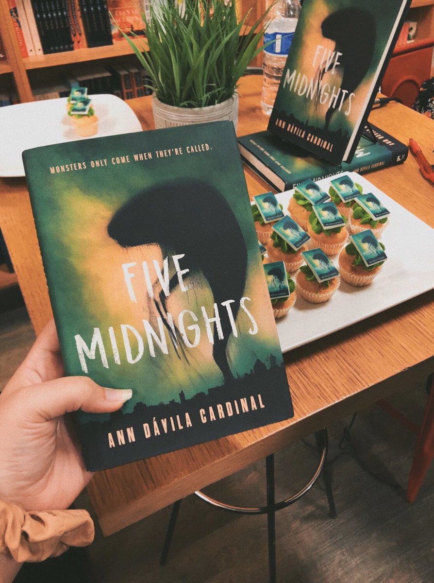 thebookoffaerie's tweet image. Had a blast tonight at @anndcardinal ‘s reading at @TheBookmarkPR 💚✨💛💫 And thanks to @boricuareads for the Category Five arc i literally don’t deserve you and I love you 🥺💜