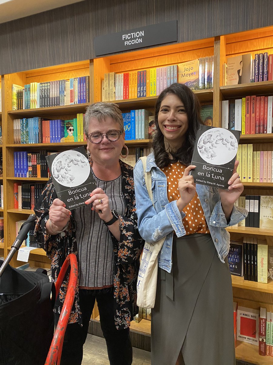 boricuareads's tweet image. A fantastic time at @TheBookmarkPR for @anndcardinal’s event! Thanks to everyone who turned up! Also thank u to my family who were there taking pictures of me and laughing at my jokes @teachervb @adamfmart @rafael10a and @adrii_deper @amparo_ortiz @ashymareads @gaby_burgos27 💕💕