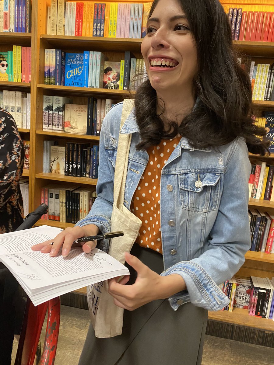 boricuareads's tweet image. A fantastic time at @TheBookmarkPR for @anndcardinal’s event! Thanks to everyone who turned up! Also thank u to my family who were there taking pictures of me and laughing at my jokes @teachervb @adamfmart @rafael10a and @adrii_deper @amparo_ortiz @ashymareads @gaby_burgos27 💕💕