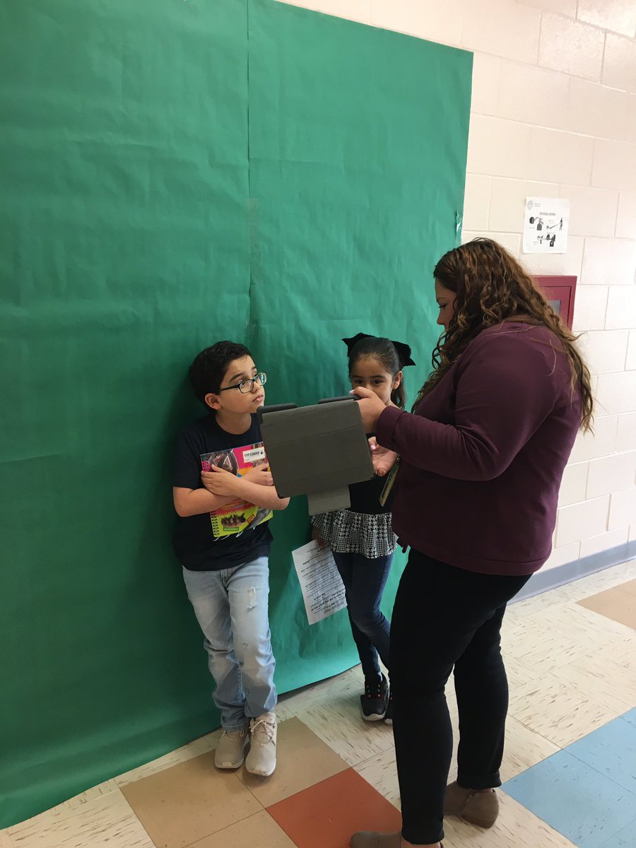 DrRodriguezElem's tweet photo. Today was a great day to go digital!! #HCISDDLDAY20 #DLDay https://t.co/piLIMvNeBH
