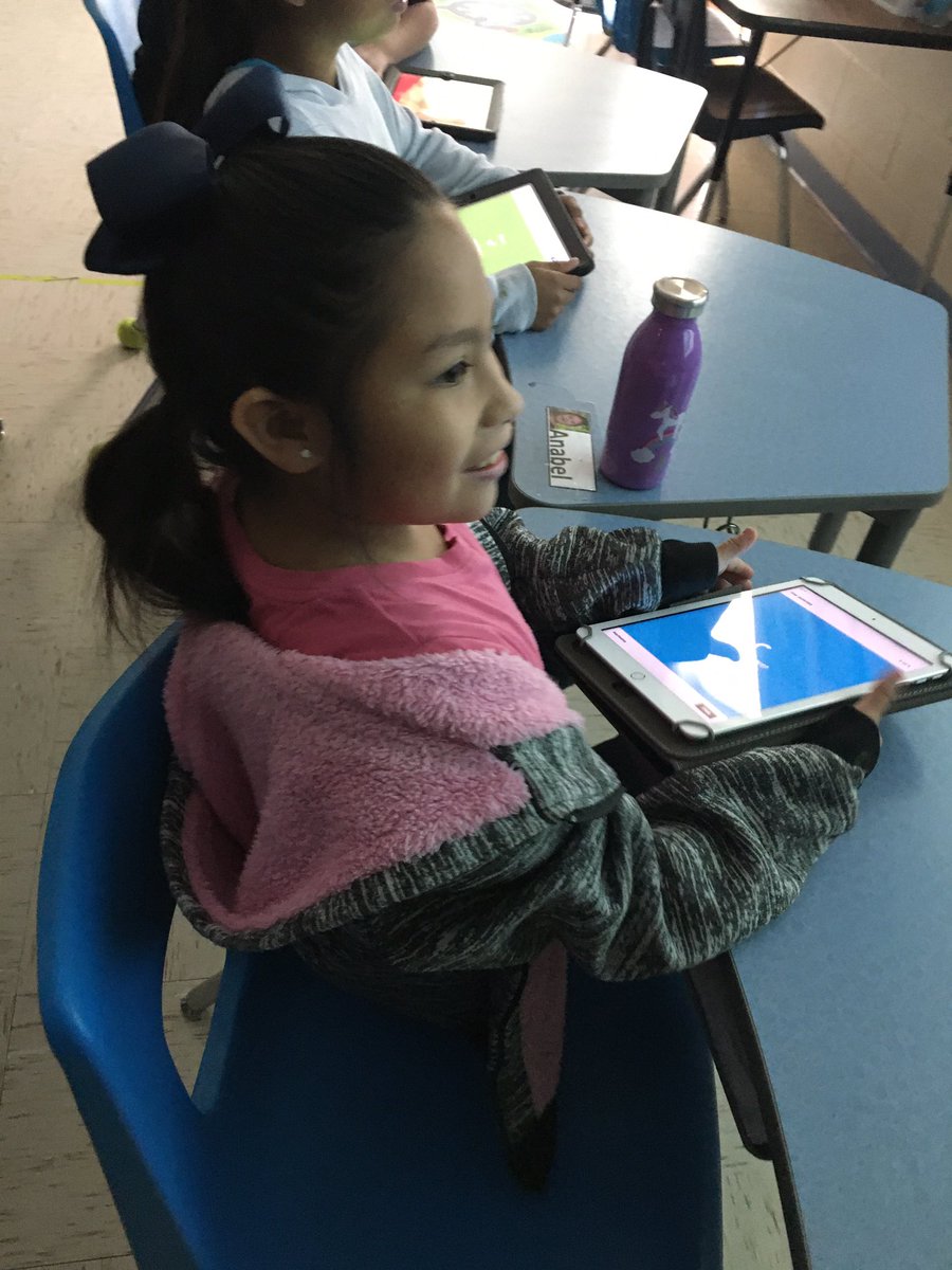 DrRodriguezElem's tweet photo. Today was a great day to go digital!! #HCISDDLDAY20 #DLDay https://t.co/piLIMvNeBH