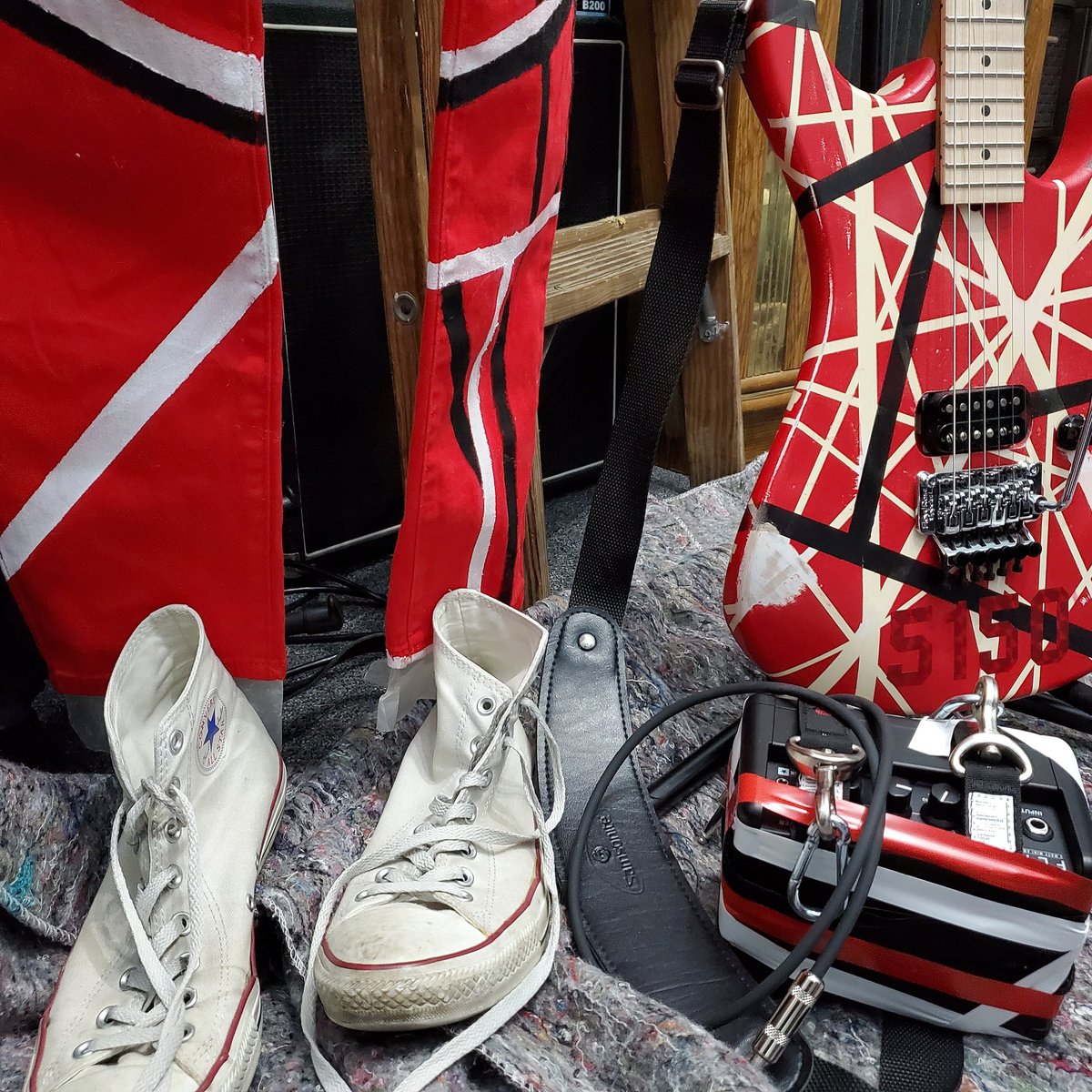 PaulPodcast's tweet photo. In case you aren't following my guitar stuff at @OWGuitars, I'll be joining y'all at Pensacon tomorrow. But as who???
#evh
#pensacon
#cosplay
#eddievanhalen
#5150guitars https://t.co/60vAK5F5eq