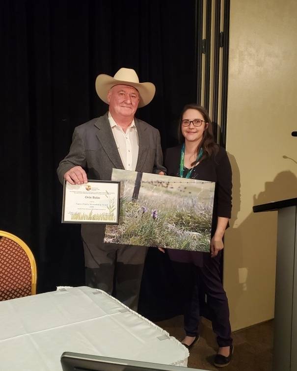 SaskPCAP's tweet photo. It is with great pleasure that SK PCAP announces that Orin Balas of Ponteix, SK is the winner of the 2020 Native Prairie Stewardship Award. 

#NPRRW20 #grasslands #SSGI #SaskBeef #CanadaBeef #sodcap #nativeprairie #rangeninja #AgMoreThanEver https://t.co/FSGxTF60Ss