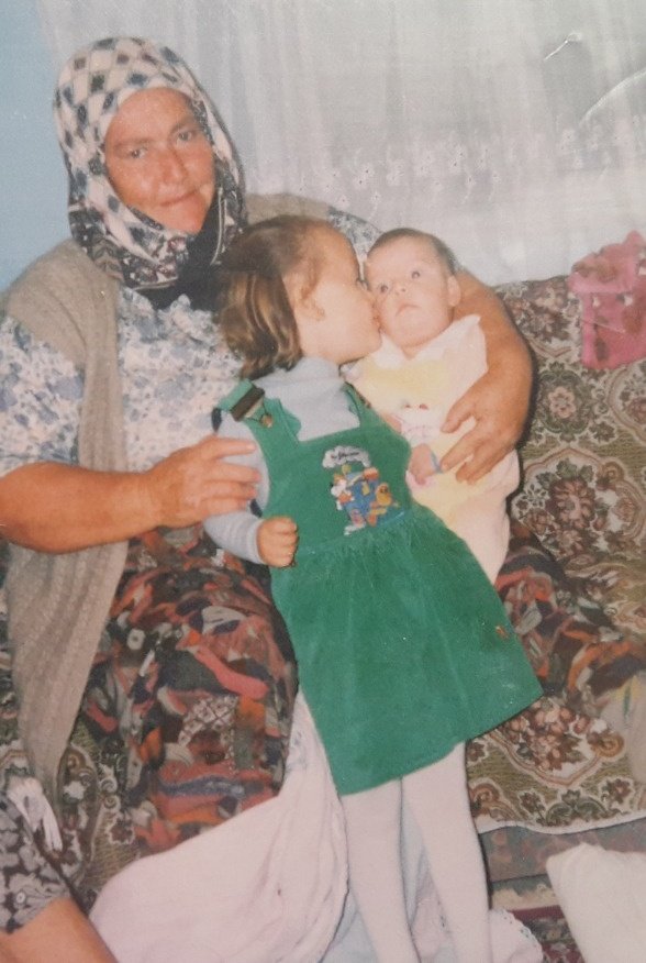 Bu kadarcık yaşında abla yapmışım senii bence iyi de yapmışım 😅 Oyun arkadaşım, sırdaşım, arkadaşım, her şeyim oldun💜 İyi ki doğdun evimizin pamuk prensesii, canım ablacımm doğum günün kutlu olsun iyi ki benim ablam olmuşsunn 💜😘 <a href="/fatmaerdognn/">Fatma Erdoğan</a>