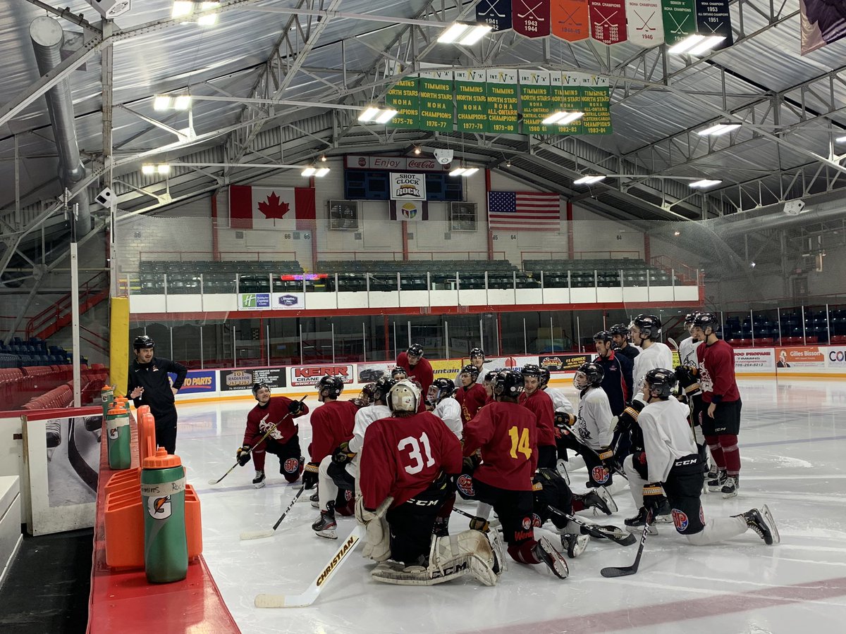 lacedrigg's tweet photo. These are the young men that I work late nights for, the ones I do laundry for and the ones I take care of. Why? Because they would battle for me each and every day. #trainerduties #noonedied #myboys #nojhl #playoffsarearoundthecorner #wewalktogether #strongertogether https://t.co/gi4Gcn069c