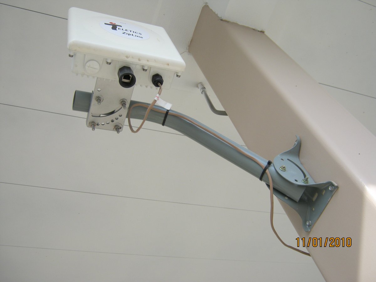 multilinkinc's tweet photo. The ZipLink Wirelessly extend 2 POTS (phone) lines and 12Mbps #Ethernet Connectivity up to one-mile line of sight. https://t.co/eWl4I66FMB

    NO trenching costs or delays – SAVE $$$!
    NO permits/licenses required; 5.8GHz Radio Band
    NO #radio experience necessary* https://t.co/jLwEaxPkpw