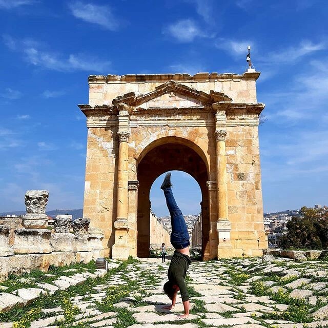 Who said ancient history can't be fun? 📸@fit_thenics #jerash #jordan #romanruins #shareyourjordan #visitjordan #traveldeeper #engagingtravel ift.tt/2TjmUEl