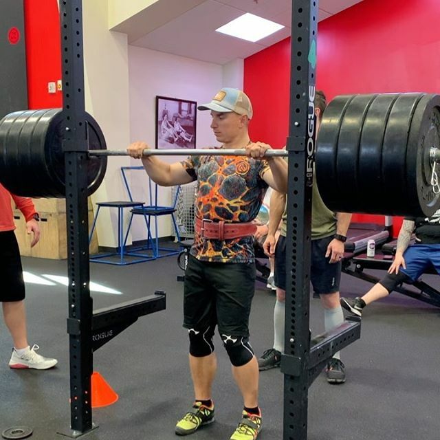 alexbridgeforth's tweet photo. 425# Back Squat! #powerliftingcomp https://t.co/ddJD1bJHts https://t.co/G4QZnDx1hj