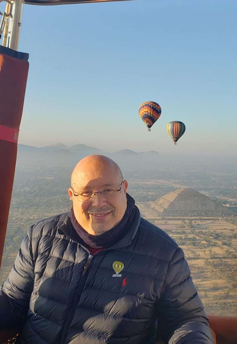 amertn's tweet photo. Once in a lifetime experience Mexico City Pyramids Hot Air Balloon https://t.co/7REG3sU7cm
