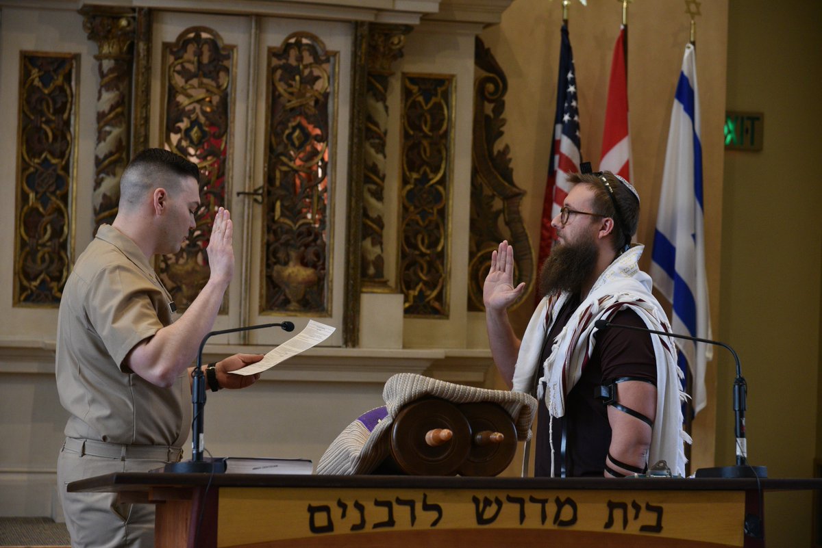Special moment(s) alert🚨!! Touched to witness swearing in of our 2nd-year rabbinical student Matt Derrenbacher as chaplain candidate, U.S. Air Force. Also moving, Rand Burke, 3rd-year rabbinical student and military chaplain candidate, officiated ceremony; his first!🙌 Congrats!