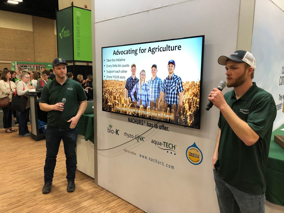 DGrant_FW's tweet photo. ThePetersonBrothers doing their thing at #Classic20. Their song, #TractorStuck, pretty much the unofficial anthem of 2019. #AgVocate https://t.co/D0vkU7dQwp