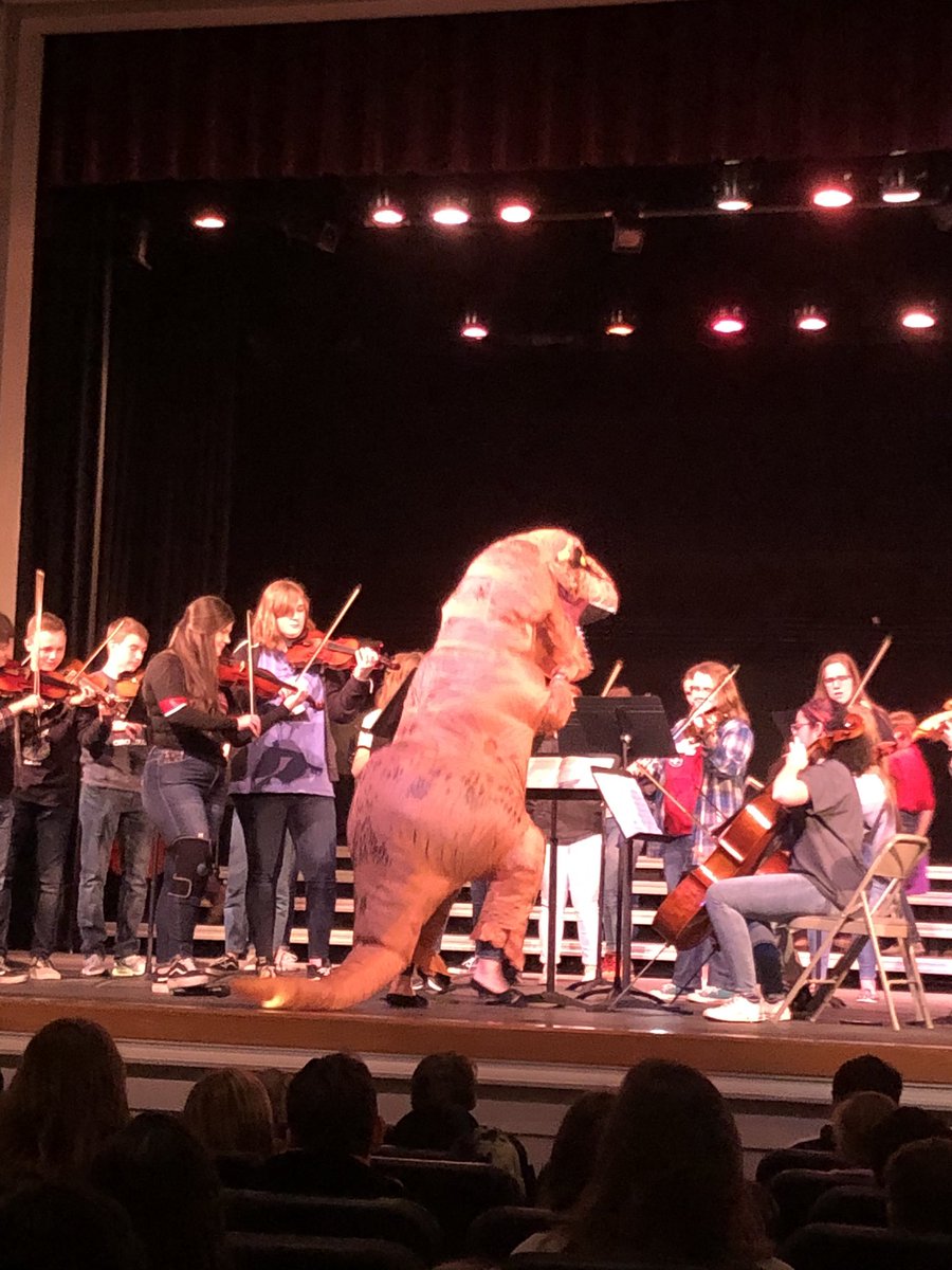 music_hills's tweet photo. What an amazing day at the Jefferson City Fine Arts Recruitment! Great music with some incredible 5th graders from Callaway Hills! #perfectaudience #JCSchoolsProud #thetimeisnow @Callawaycougars https://t.co/Qc7WZtj1yJ
