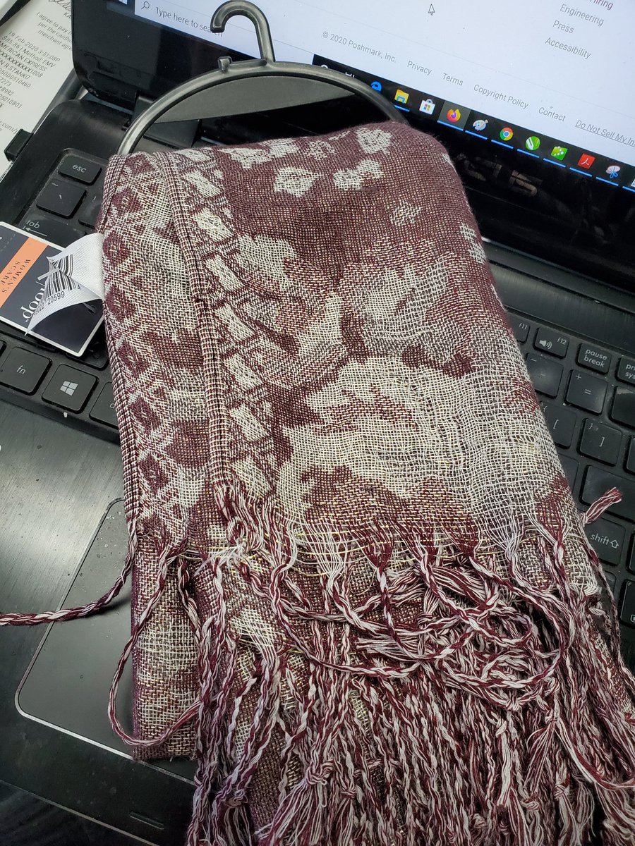 SBdreamer2016's tweet photo. Desperately in need of 2 more of these scarves for a wedding!! @Walgreens @WAGSocialCare https://t.co/Lf5sCfdfHM