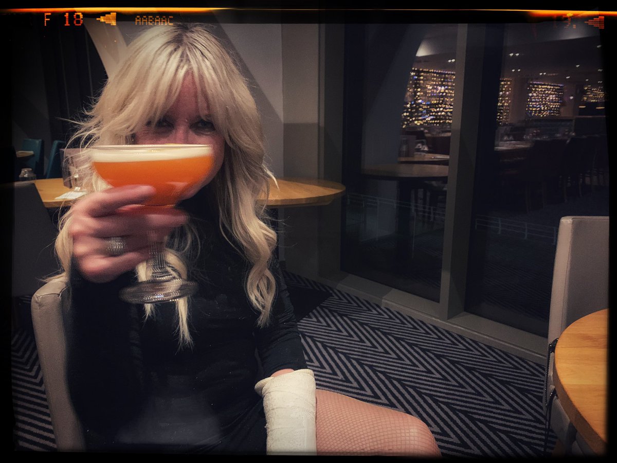 Straight out of Rhyl ♥️
Prom Star Martini 🍸
You can take the girl out of Rhyl 😉🙋♀️ @thealarm @RHYLPAVILION #1891 https://t.co/AWa7ChmTBi