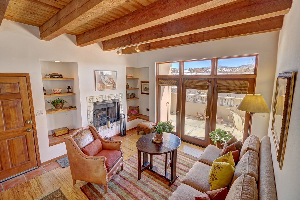 CBSantaFe's tweet photo. ‼️🏠#NewListing🏠‼️

711 Viento Drive, Unit C
1 BR | 1 BA | 640 SF
Listed By: Sarah Magrath | 505.919.9181
This beautiful condo features a wood-burning fireplace, washer/dryer, wood flooring, and garage. Large patio, perfect for hosting! Come look today!

https://t.co/ijVC065IGL https://t.co/oaeOVDS7Hu