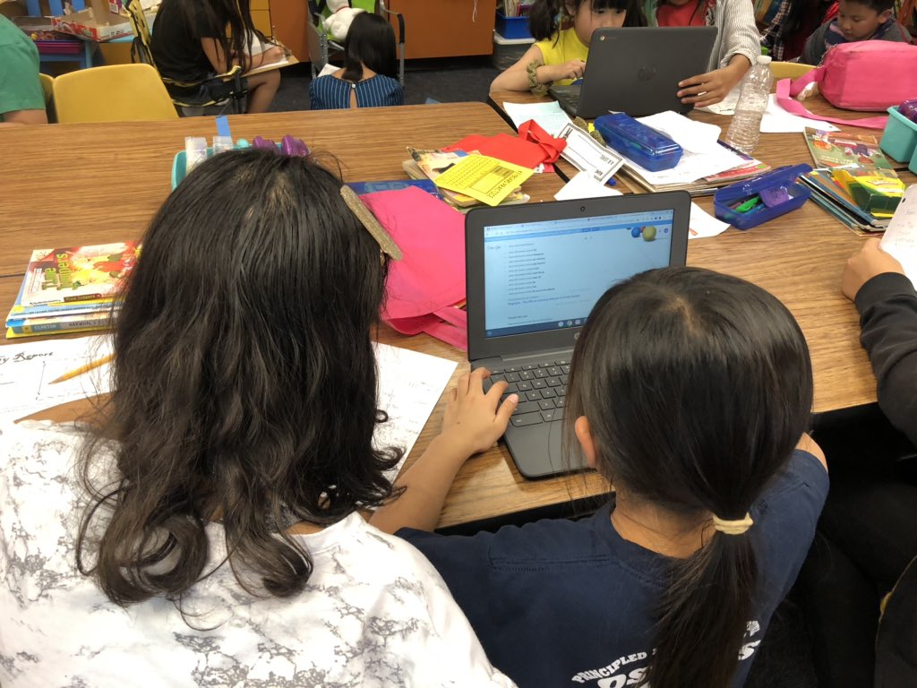 Vanessa Le tweet media