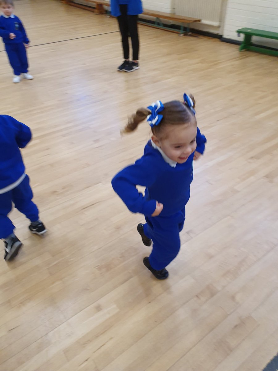 INACTIVEStAl's tweet photo. Our nursery children had so much fun in PE today. During the lesson we thought about different animal movements. Here we are moving our bodies to slither like a snake, jump like a frog and gallop like a horse #nursery #physicaldevelopment #activelearning #animalmovements https://t.co/wToohnfd8E