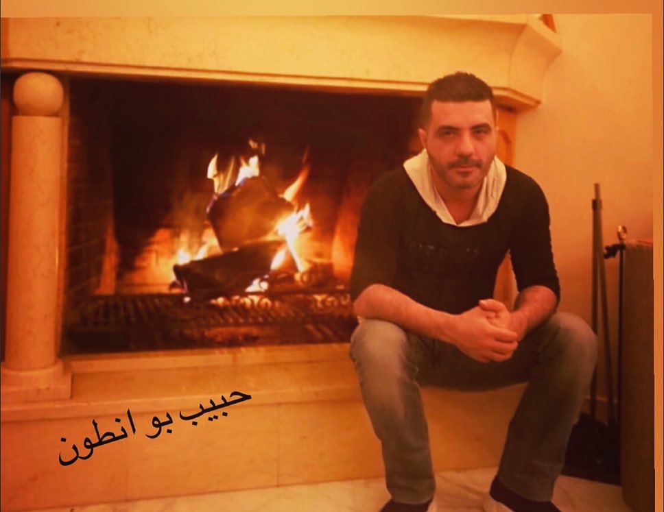 habibbouantoun's tweet photo. احرِقني مِتلَك مِتل الغير
و أوعـا الـنـار تـطَـفّـيـهـا
الشمعه ما بيحرِقها غير
الخيط لّلي سـاكـن فيها
#حبيب_بو_انطون https://t.co/GzDtVjGbQ7