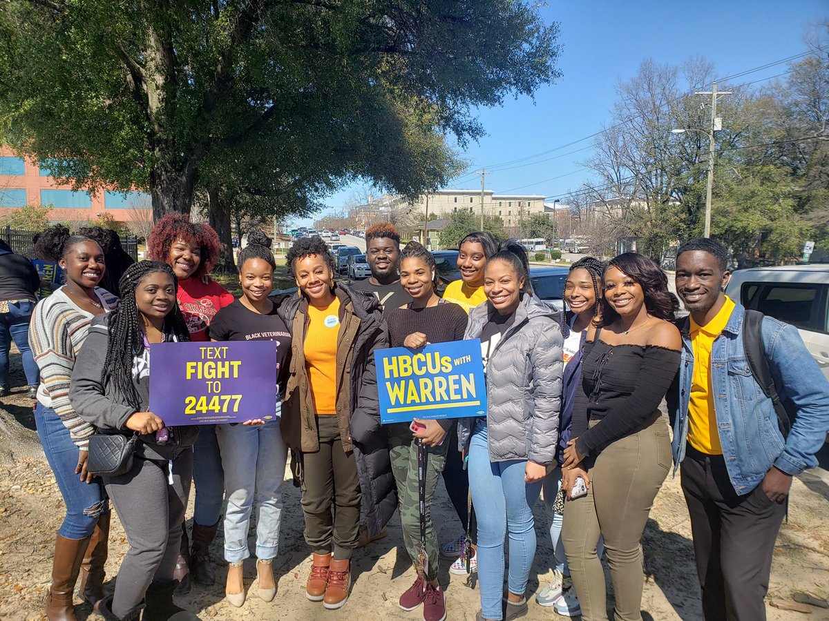 SCforWarren's tweet photo. Stronger together 🙌 @AnikaNoniRose getting out the vote with students in Columbia today! #GOTV #SCvotesWarren https://t.co/5AxJVzrbIY