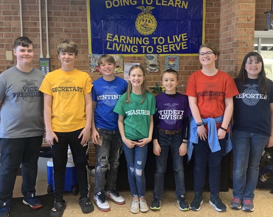 MissMCLMSAg's tweet photo. #NationalFFAWeek @NationalFFA @VirginiaFFA @CLMS_TROJANS #FCPS1KidsDeserveIt So incredibly proud of these student leaders...  they manned the Hot Beverage Bar for our Cedar Lee faculty and staff today! #JoyfulLeaders https://t.co/PdVxObD0sM
