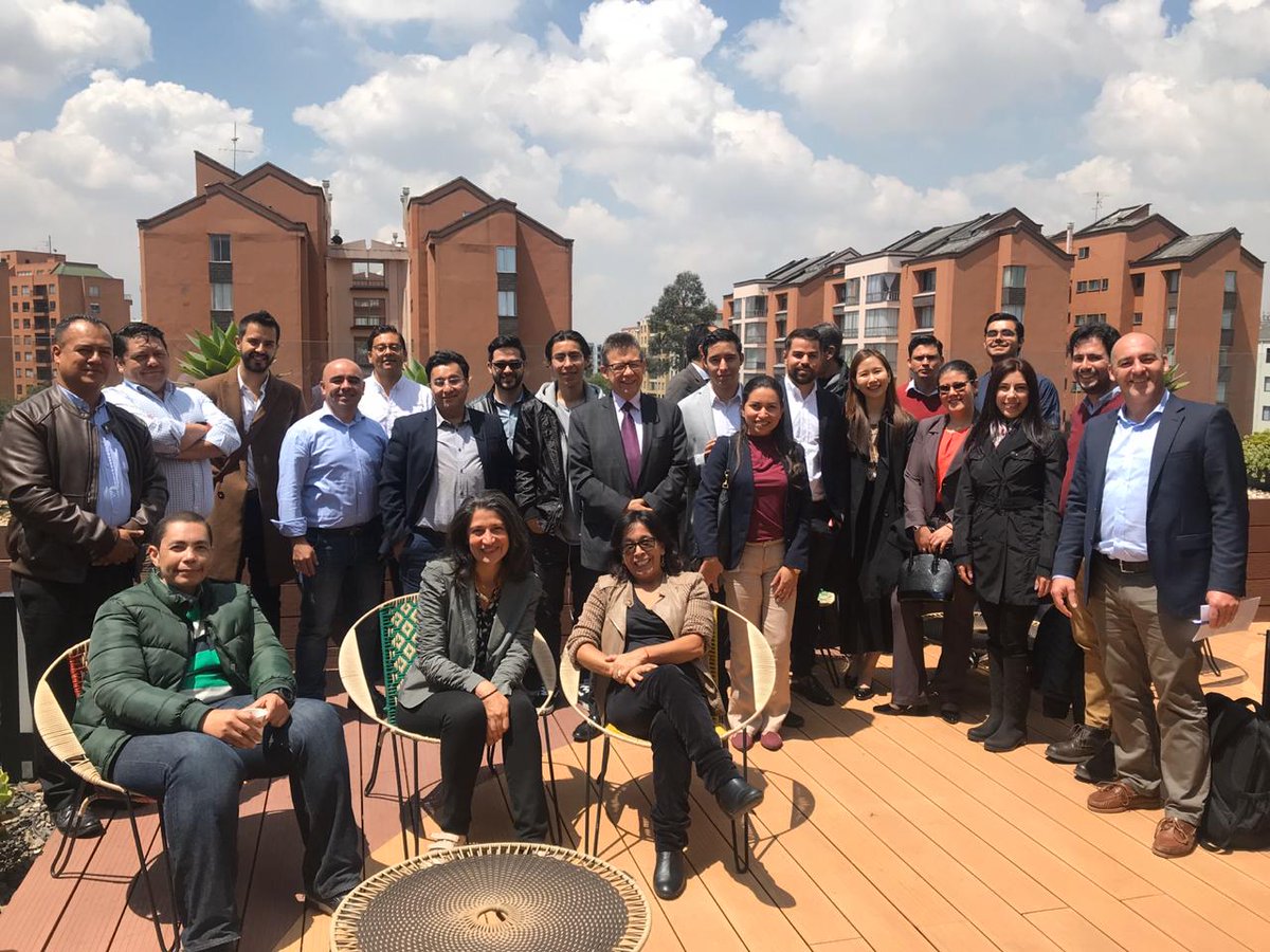 enREDo's tweet photo. Reunión productiva del grupo @uxtic @rumbo en el #domoi gracias a @davivienda @Parlandino @ASCUN1 @binance @ConsejeriaTIC @GobBoyaca https://t.co/9MDK6HAUCX