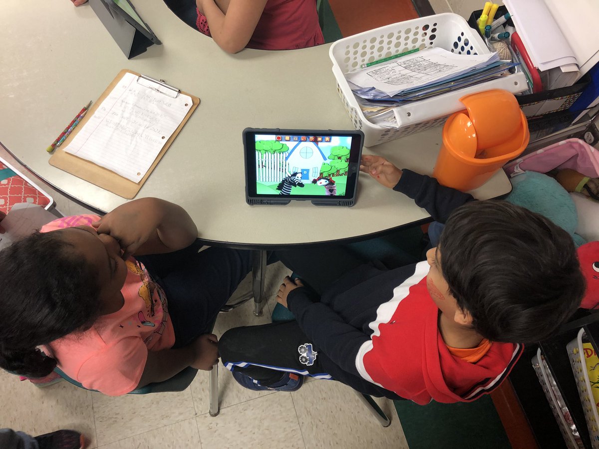 Digital Learning Day was so much fun in RM #50! We wrote alternate ending or added to the story “The True Story of the 3 Little Pigs” &amp; then we used Sock Puppets to narrate our work. So MUCH FUN! #HCISDDLDAY20 <a href="/THE_HCISD/">THE_PIRATES</a>
