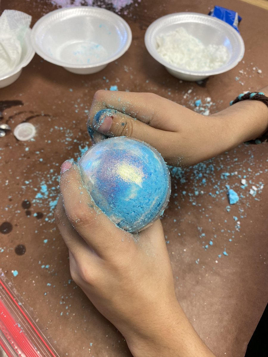 MeansLibrary's tweet photo. Making bath bombs today during #techgirls! Looking forward to some relaxation this weekend. 🛁 #girlsrule #aisdproud #girlscouts @SadlerMeansYWLA @CAOrtizYWLA https://t.co/3VlYr30Lo9