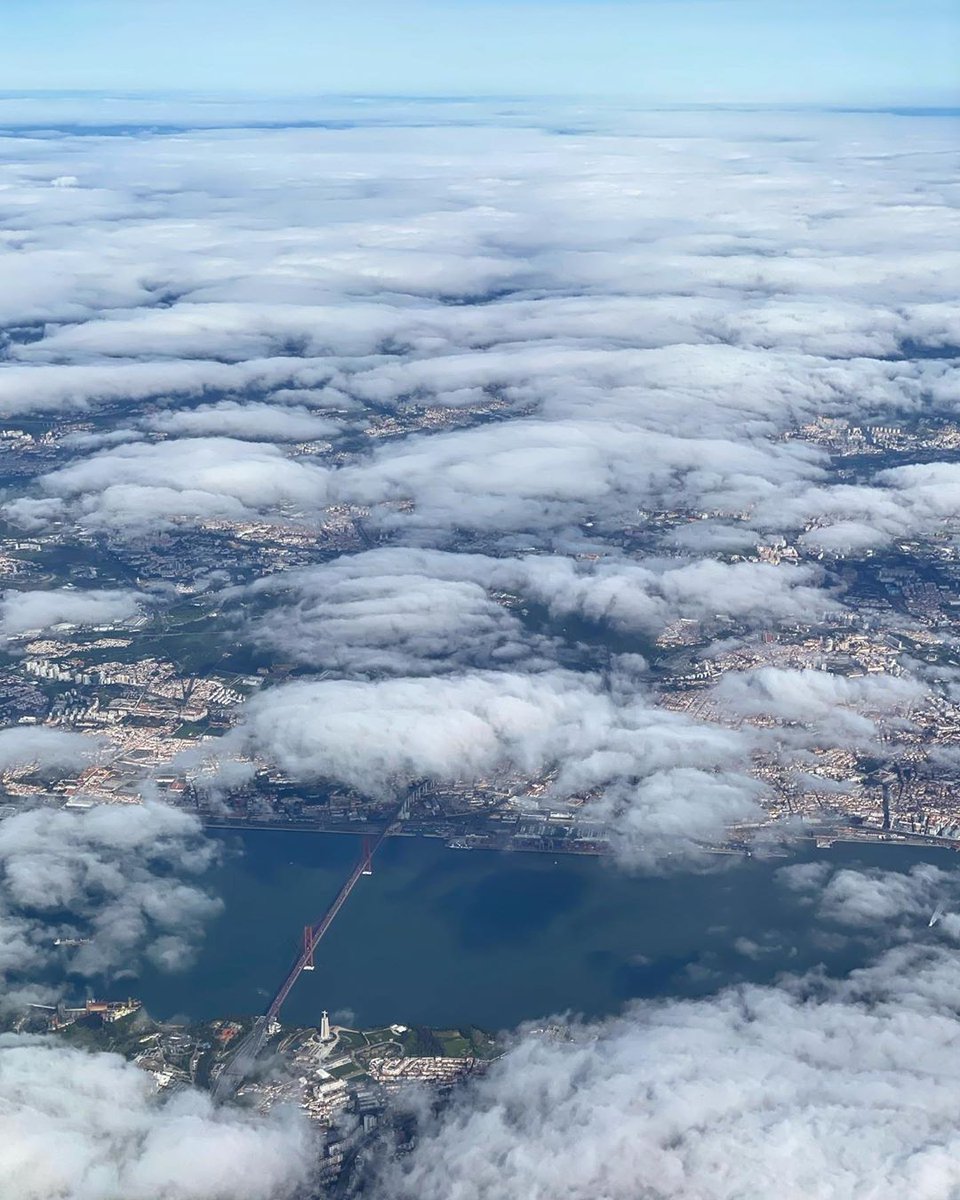 saltofportugal's tweet photo. Even the clouds like to visit Lisbon! https://t.co/LgAZHl3yTy @visitportugal #Portugal https://t.co/NOmFGq9W6e