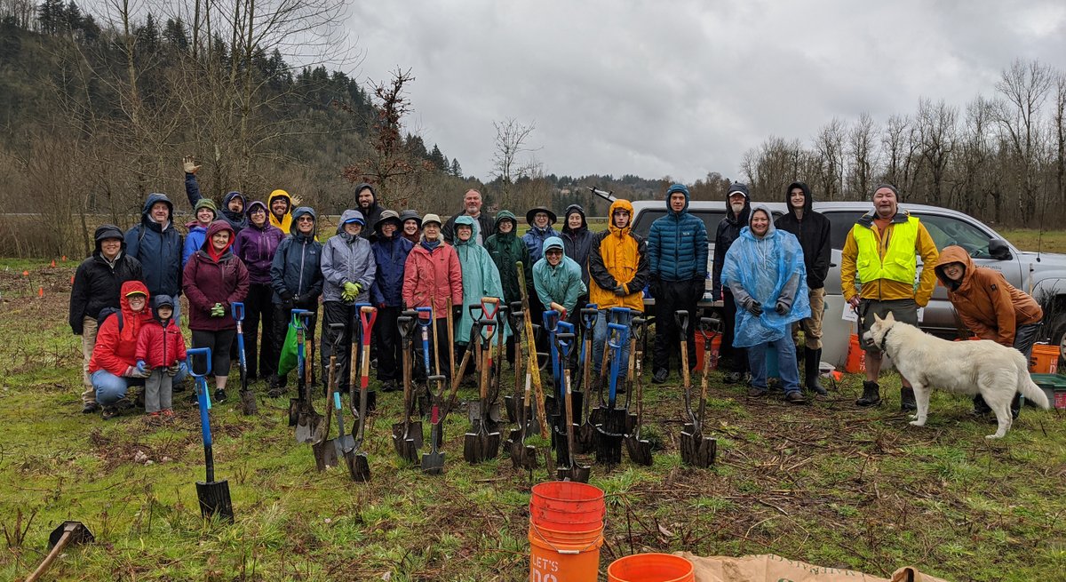 ColumbiaEstuary's tweet photo. Moar photos of the great crew of #volunteers who helped #planttrees at #SandyRiverDelta on Sunday! We had a rainy start and some strong wind, so thanks to the amazing folks who persevered. Extra thanks to @SandyWatershed & Friends of the Sandy River Delta for help! https://t.co/Cro18AQyW8