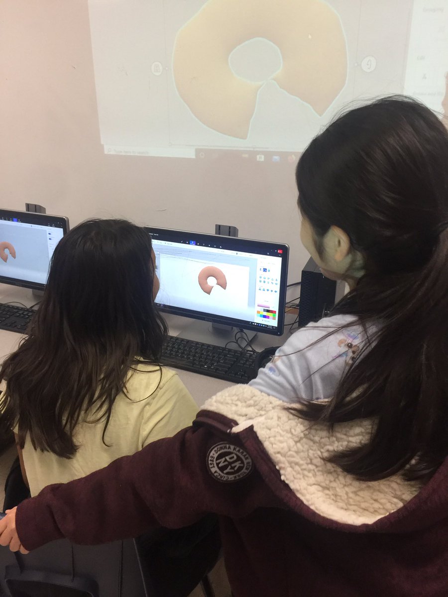 Working on our donut 🍩 creature on #MicrosoftPaint3D with 4th &amp; 5th graders during ACE! 🤓
#HCISDDLDAY20 #DLDay <a href="/LamarEagles/">Lamar Eagles</a>