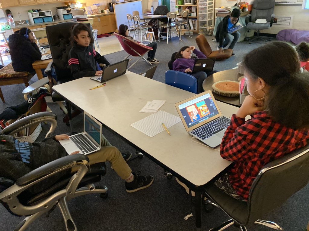 jenee369's tweet photo. Today, students got to choose how they learned about the constitution. They could research, watch a video, read a book online, or read a passage. They learned and then recorded themselves on #seesaw. Then they responded to one another’s posts. #igniteccs #ccsdlday20 @SCEBulldogs https://t.co/2hOI0mQvFE