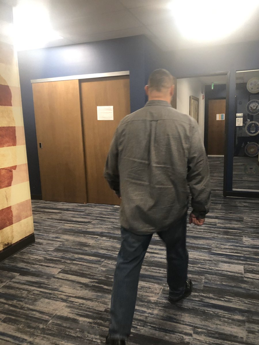 Nco19D's tweet photo. Can you identify this supervisor?
#Idowhatiwant #Bentonismynewwardrobecoordinator #Ilovemarines https://t.co/3EqyycFSti