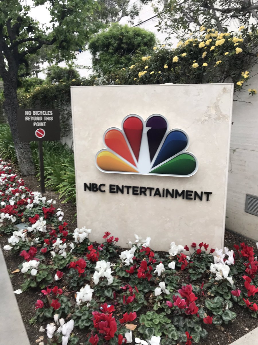 laarnid1's tweet photo. Wow! It’s happening. The start of #thecampusproject at Universal Studios Hollywood. #sustainability #LEED #planttrees #screeningrooms #UniversalStudiosHollywood #ComcastNBCUniversal #NBCUhereyoucan #CreateTheFutureWithUs 🌲🌱💚 https://t.co/YDGpCFqdeK