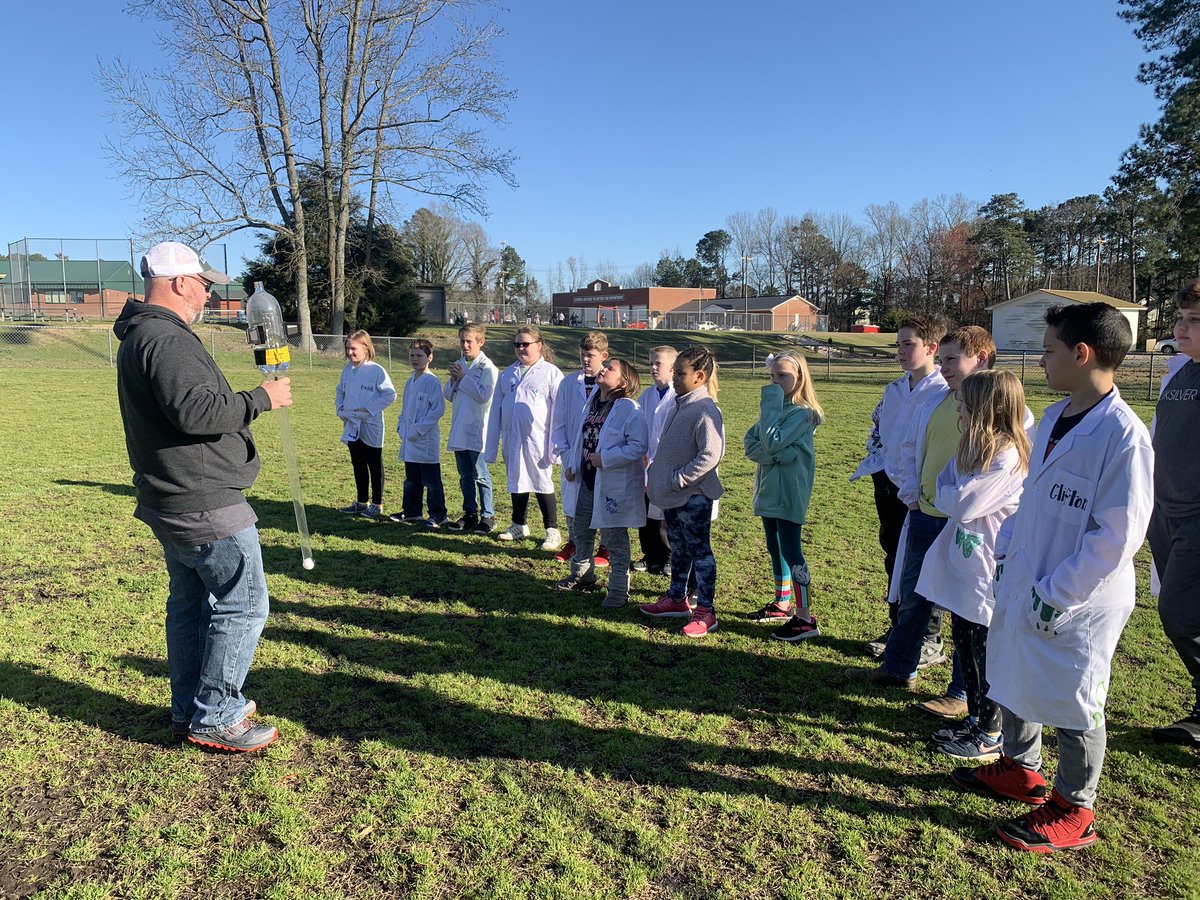 So happy to have an expert on bottle rockets teach my STEM club all the best practices. #STEMeducation #wearepirates #chespirates