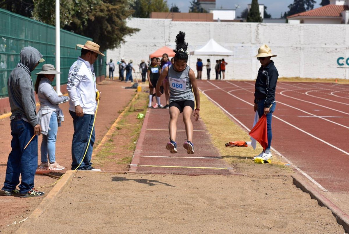 MetepecDeporte's tweet photo. Comprometidos con el fomento al deporte, abrimos las puertas de #MetepecLaCasaDeTodos para recibir a más de mil niños y niñas que participaron en Los Juegos Deportivos Escolares de Educacion Básica 2019-2020.

#MetepecDeporte https://t.co/1hykK95RMX