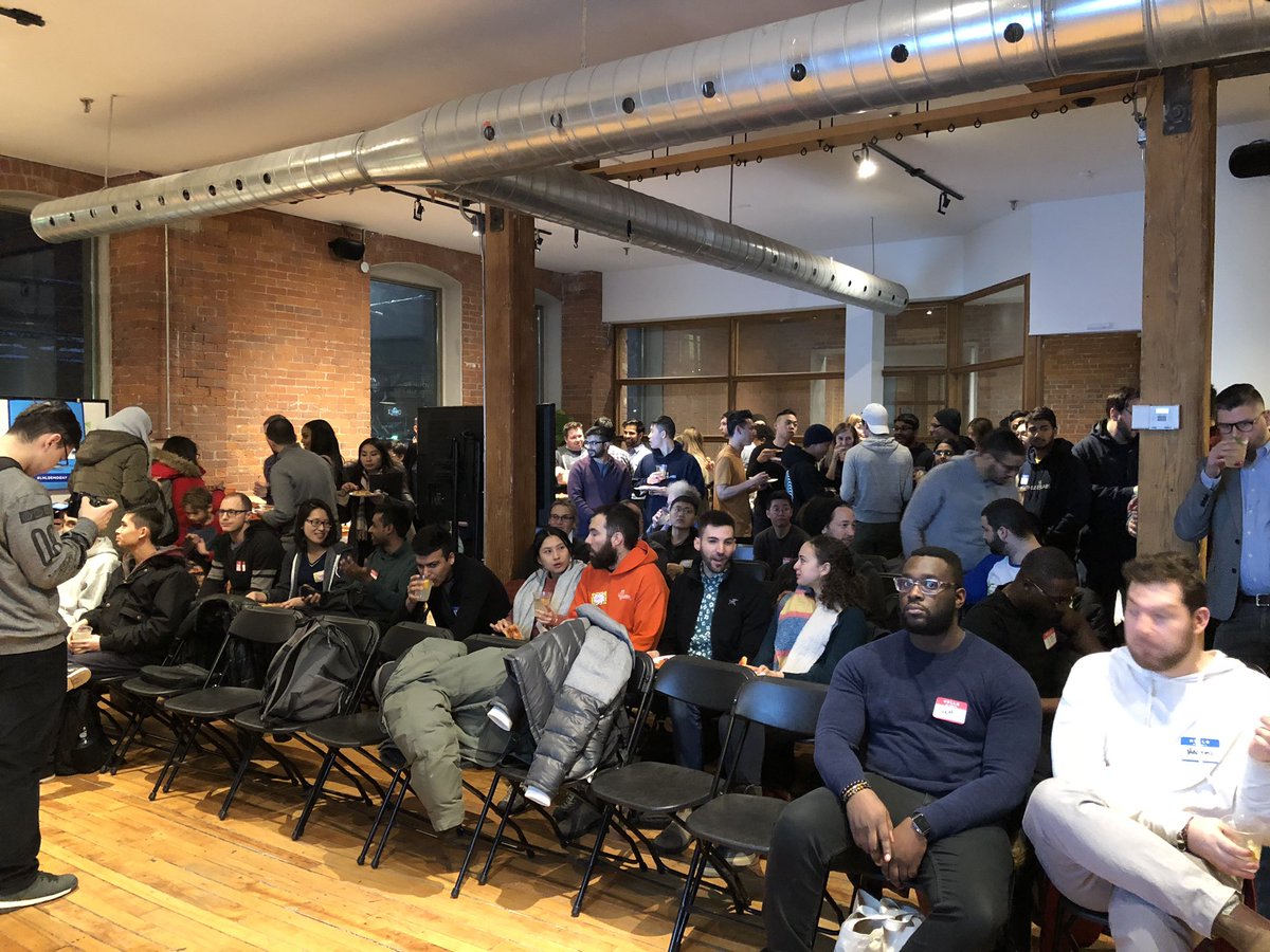 lighthouse_labs's tweet image. Packed house in Toronto for #LHLdemoDay 🙏.

Congrats to all of our graduating students! 🎓